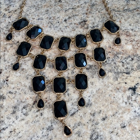 Black and gold statement necklace - Picture 3 of 4